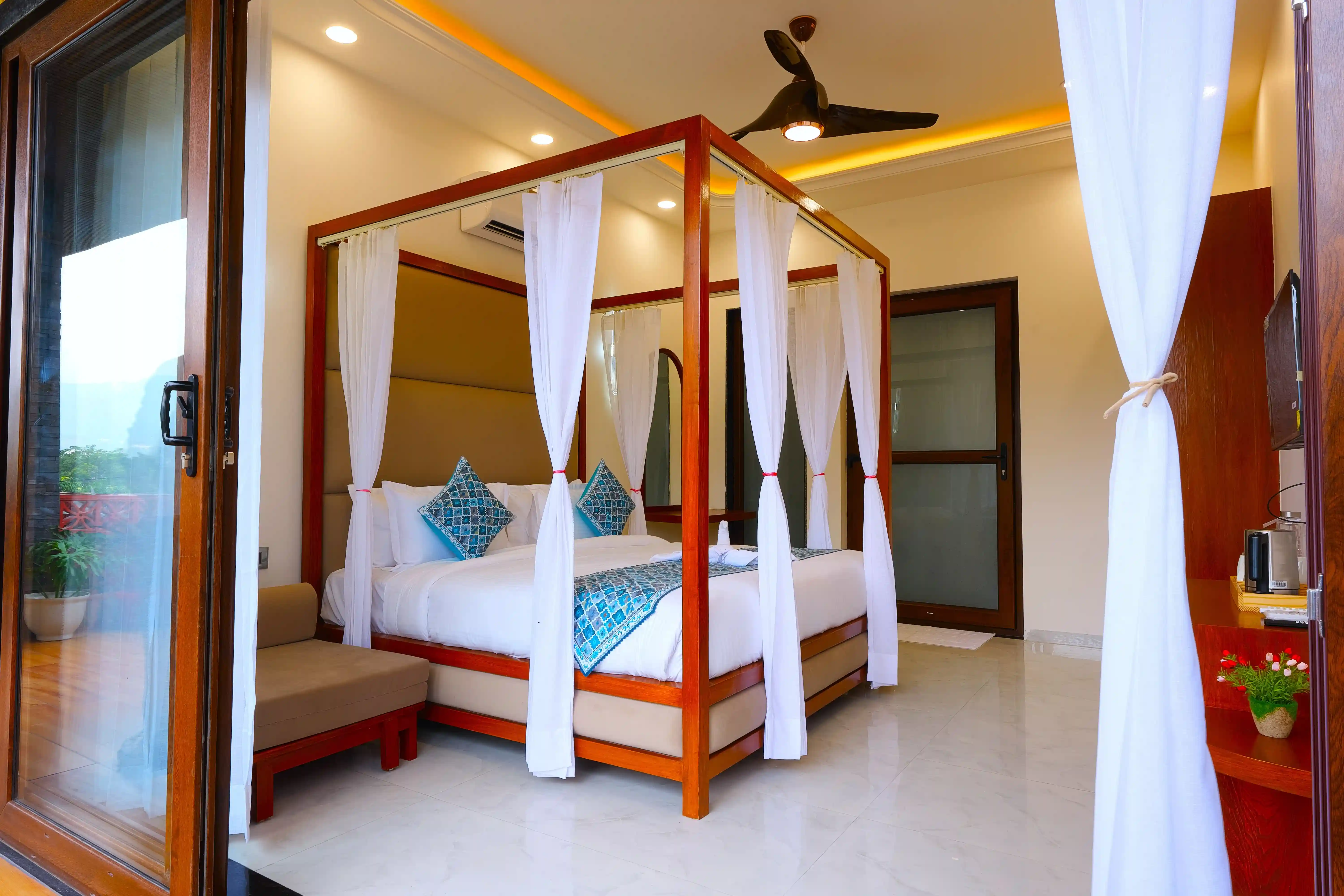 Rooms5